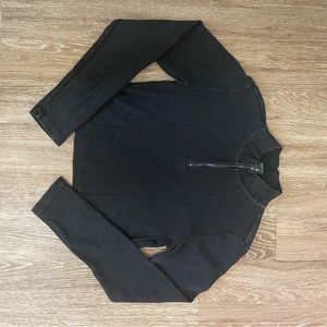 Long sleeve athletic shirt